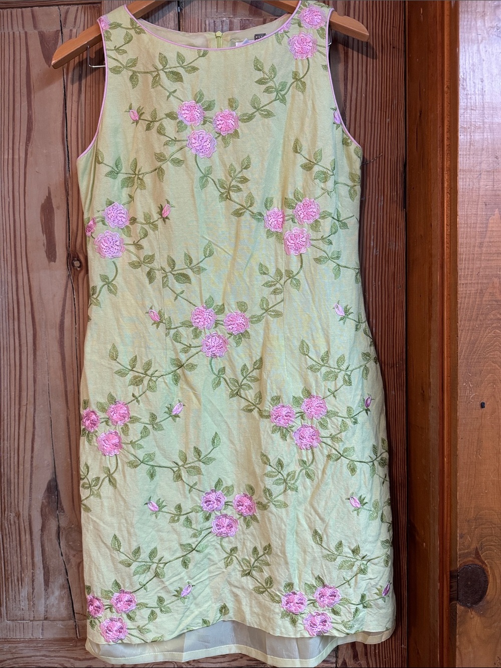 Jessica Howard 10Sleeveless Floral Embroidered Green Shift Dress with Pink Roses